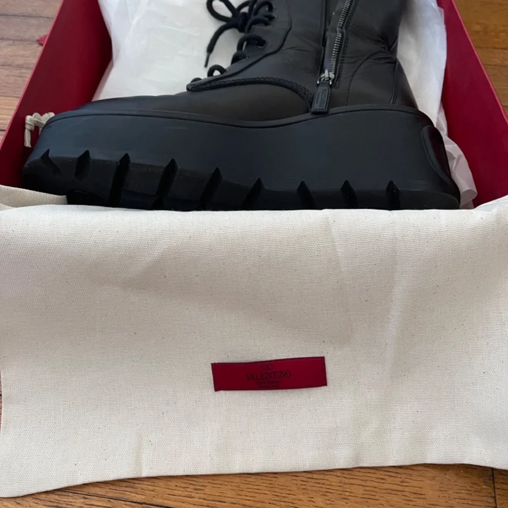 Valentino Garavani VLOGO AR2 Platform Boots Women's Size 40 (US 10)